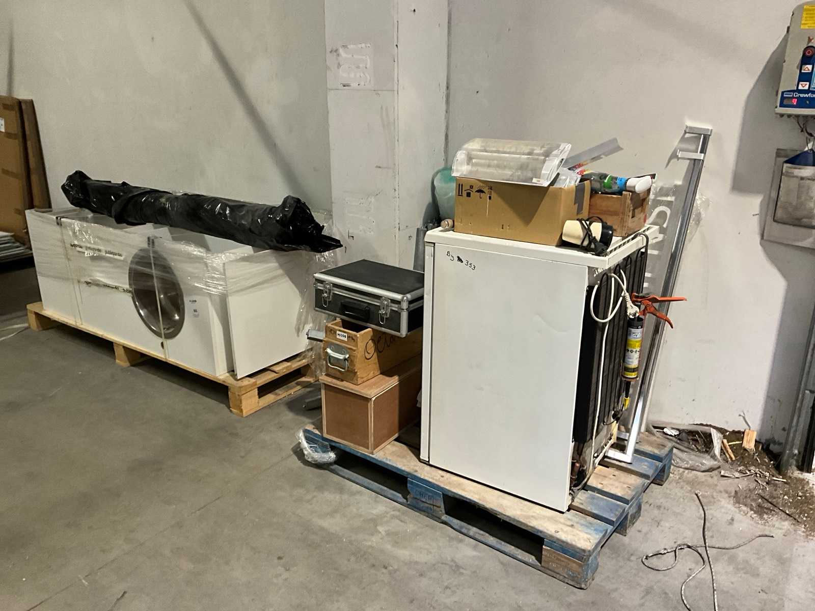 Batch of various stand construction supplies