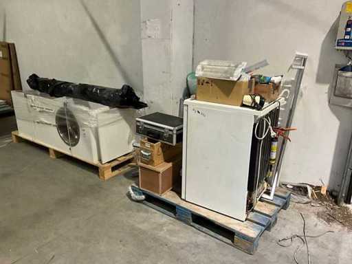 Partia różnych materiałów do budowy stoisk