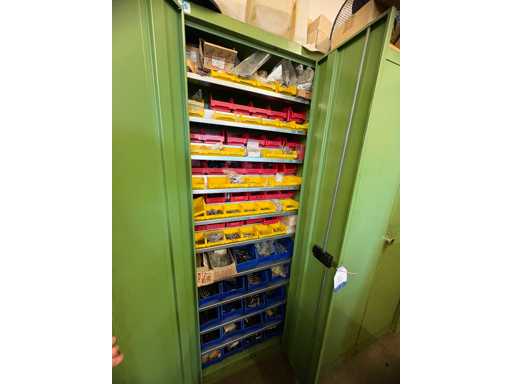   Werkstattschrank mit Inhalt
