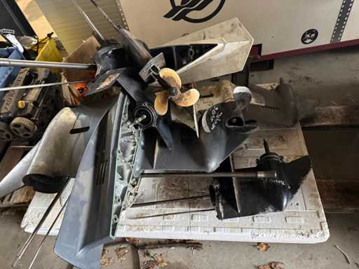 Miscellaneous parts - Tailpieces - Outboard engine parts