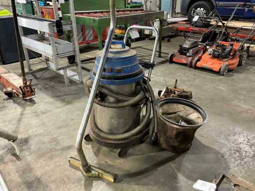 Industrial vacuum cleaner