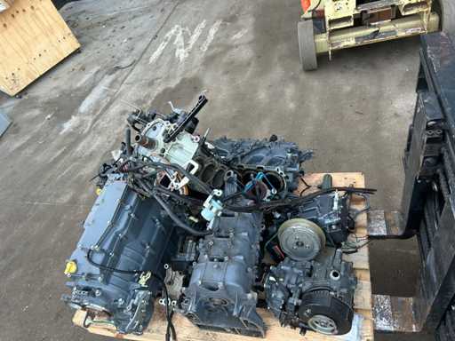 Miscellaneous parts - Engine blocks - Outboard motor parts