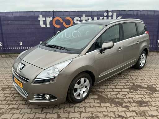 2013 - Peugeot - 5008 - 1.6 e-HDi Style 5p. - Personenauto