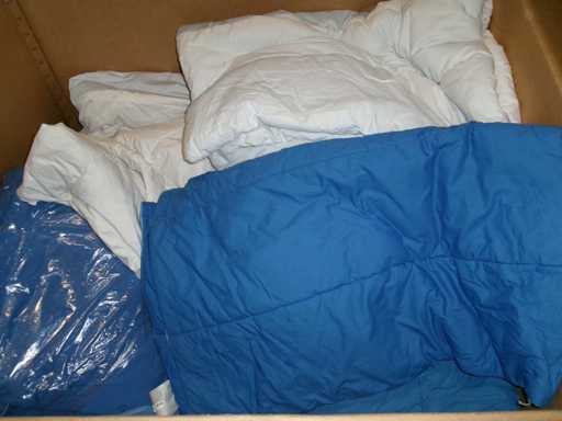 kg Oreillers de lit, couettes, rideaux Mix, usagés (GH) (565kg)