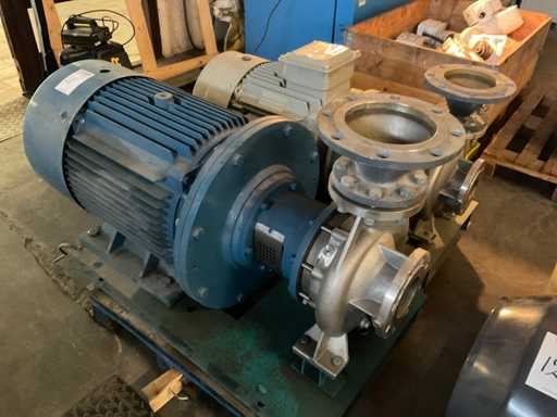 Circulation pump (2x)