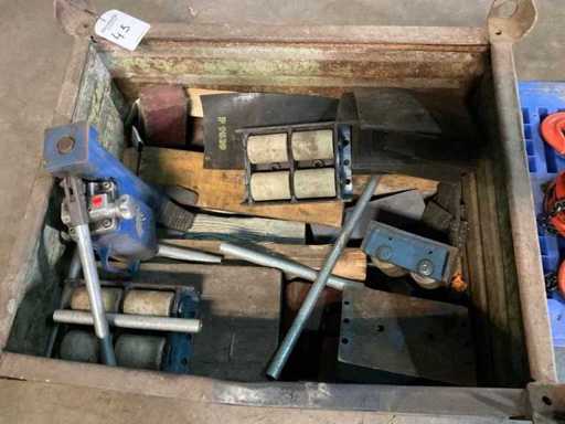 Batch of transport equipment