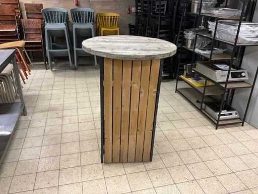 Tavolo mobile in piedi