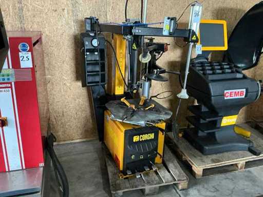 2013 Corghi A2025LL 24DV Tire Disassembly Device