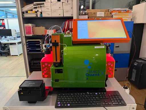 Citometrul de flux Miltenyi Biotec MACS Quant Analyzer 10
