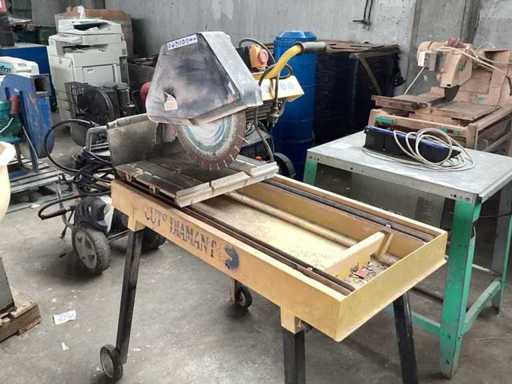 Brick miter saw