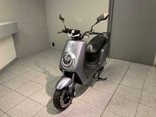 2022 Escoo Ronda E-Scooter