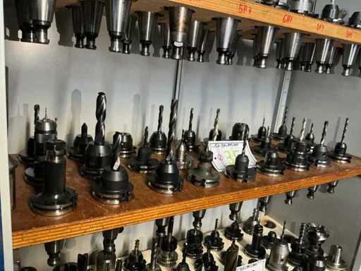 Assortiment van verschillende freesgereedschappen/houders SK40