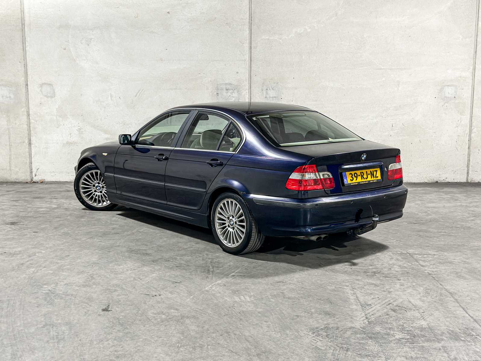 BMW 320i Executive 3-serie 170PK 2005 (Origineel-NL), 39-RJ-NZ 