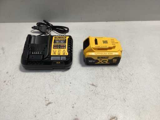  Batteria DeWalt 18V 5Ah + caricabatterie DCB1104 