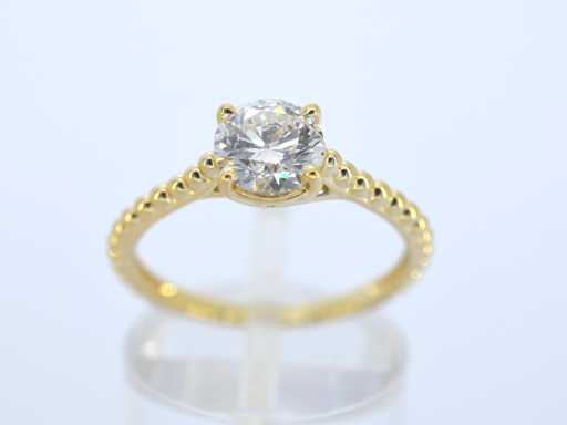 Gold ring with a diamond of 1.00 carat