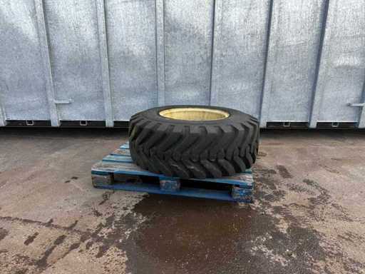 Danubiana – Landwirtschaftsreifen D-146 16/70-20 mit 8-Loch Felge (1x)