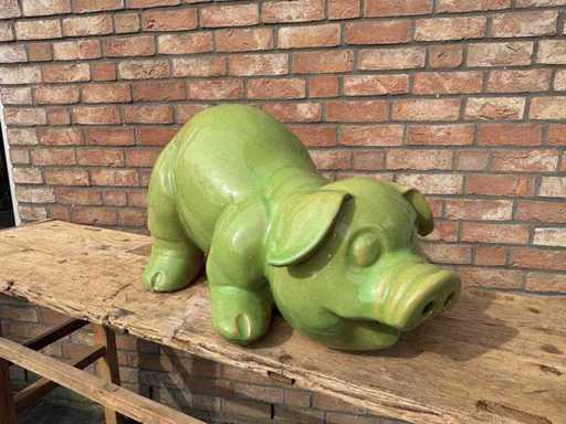 Glasierte Skulptur Schwein