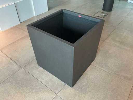 Vaso di fiori in vetroresina Diphano (2x)
