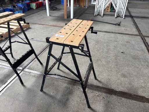 Foldable workbench / workmate