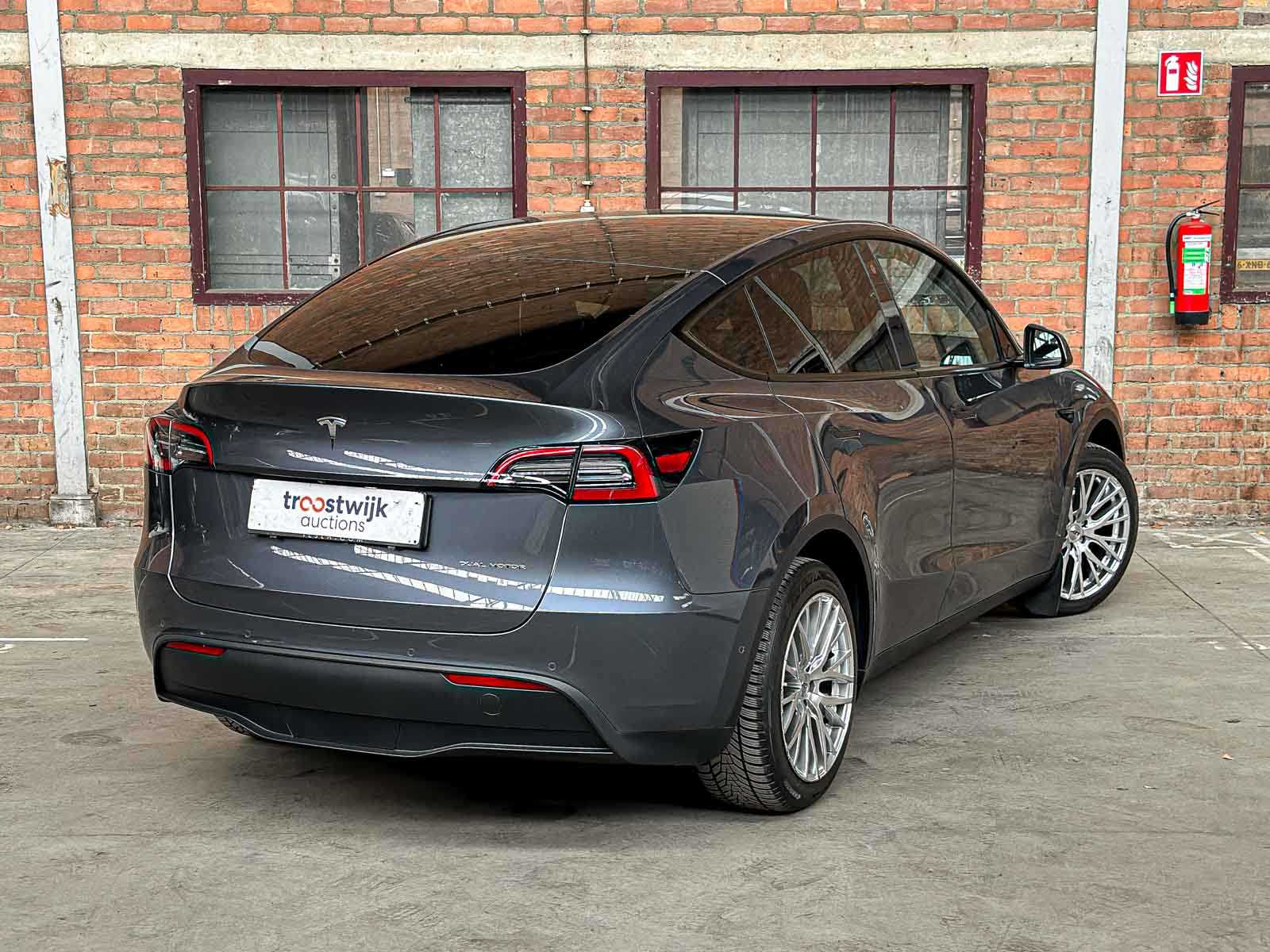 Tesla Model Y Max Range AWD 345pk 2022