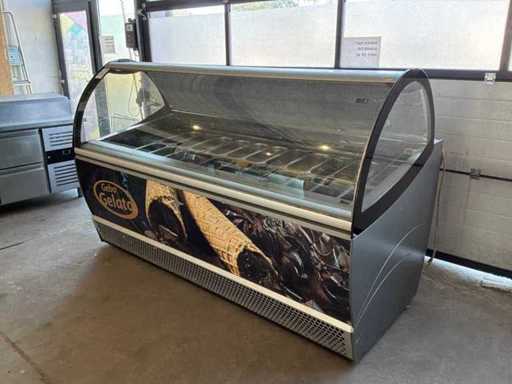 2014 Isa Millennium 0724 Schepijsvitrine
