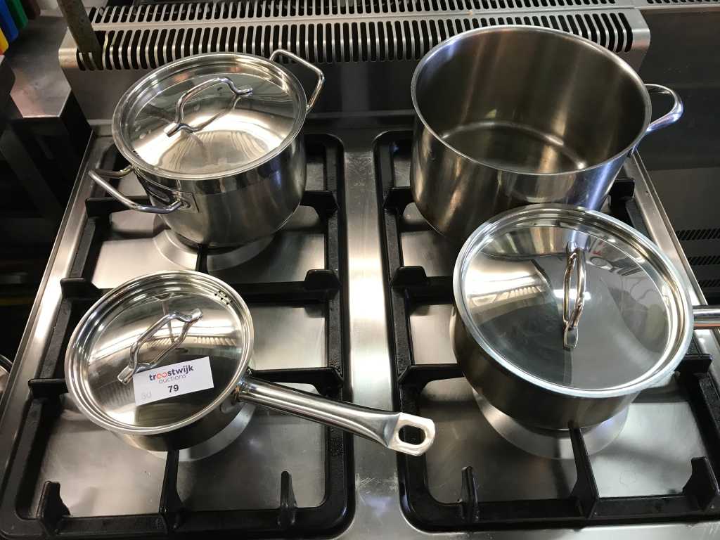 Various cooking pots (4x)