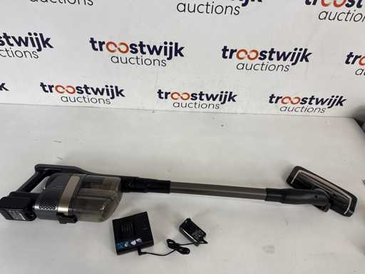 Sony MHC-V13 – Vorbitor al partidului | Philips Seria 9000 – Robot aspirator