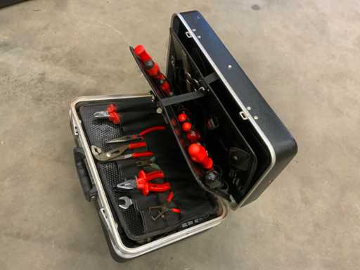 Parat Clasic-Werkzeugkasten mit Inhalt