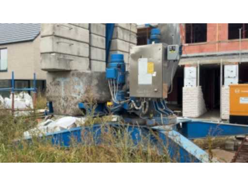 da74b2ab-aca6-4ca0-91b1-4670b566f51c.mp4