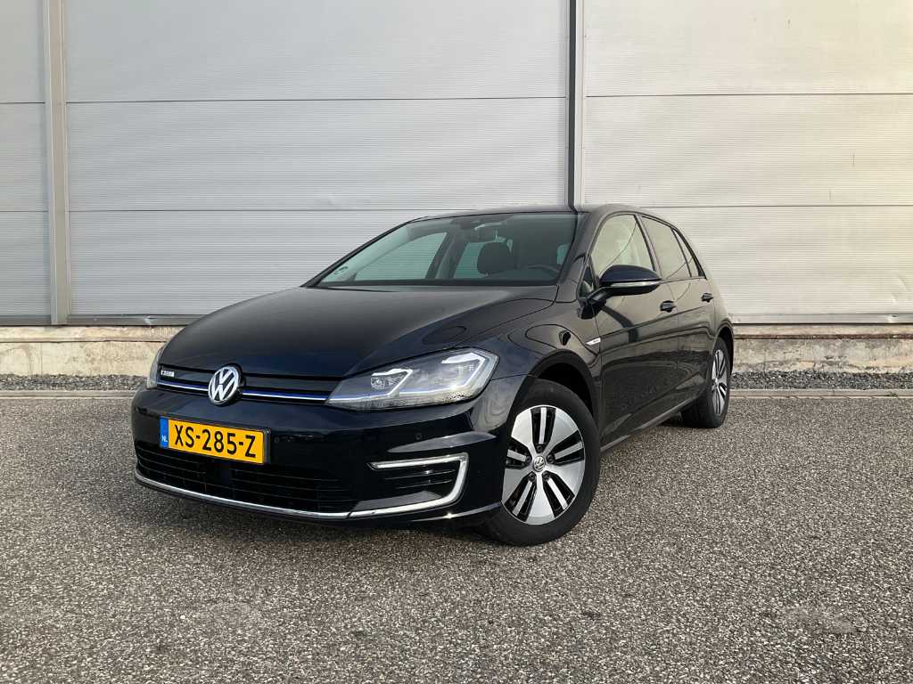 Volkswagen E-Golf Automatic 2019 Full Leather Camera Cruise Control Full LED 17" Inch, XS-258-Z