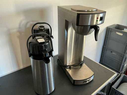Saro Kaffeemaschine mit 2 Kanistern.