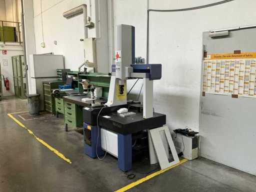 Machine de mesure de coordonnées MITUTOYO Crysta Apex C544 de 2006