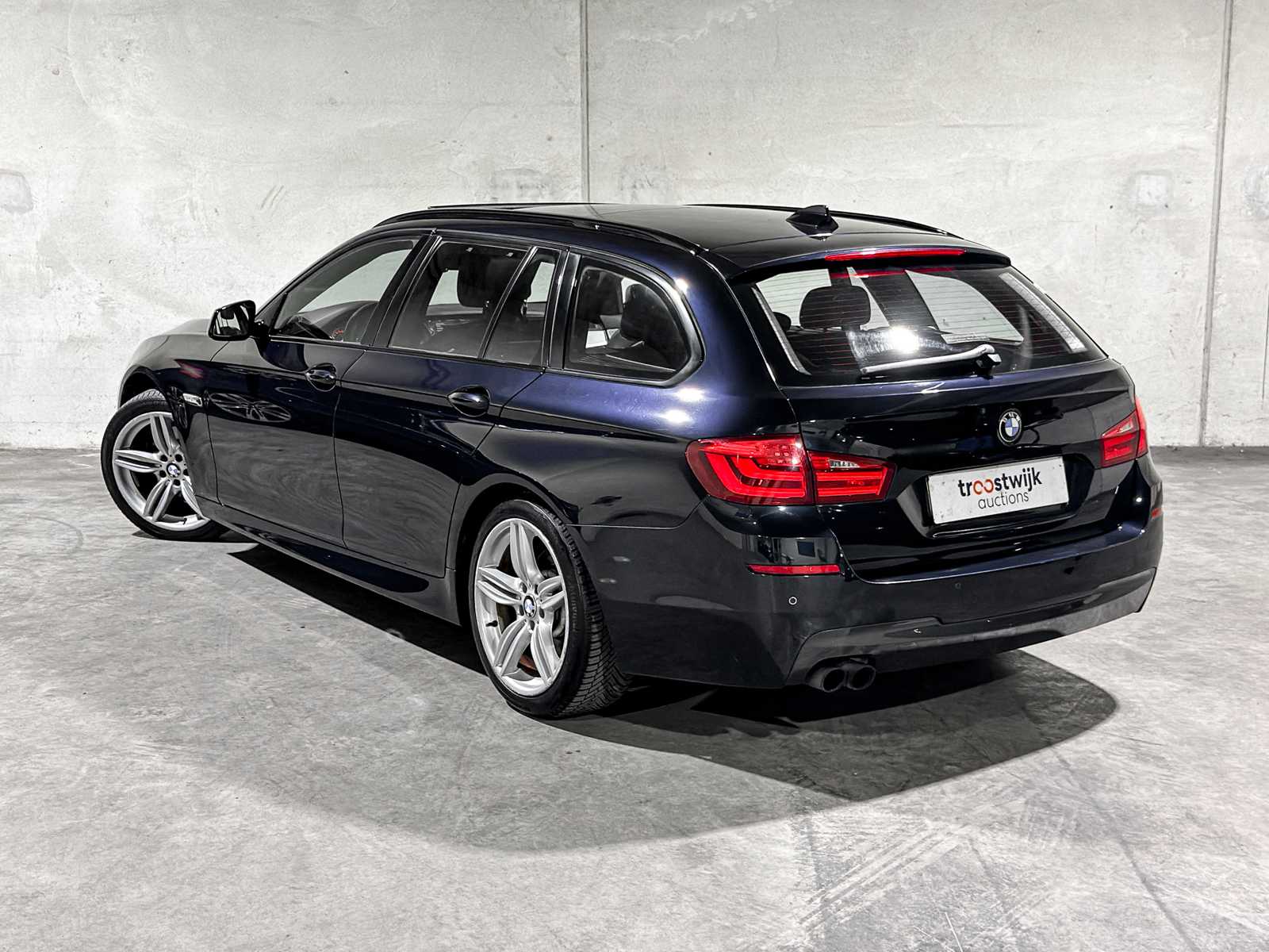 BMW 520i Touring M-Sport High Executive 5-series 184hp 2013, 92-ZLN-9