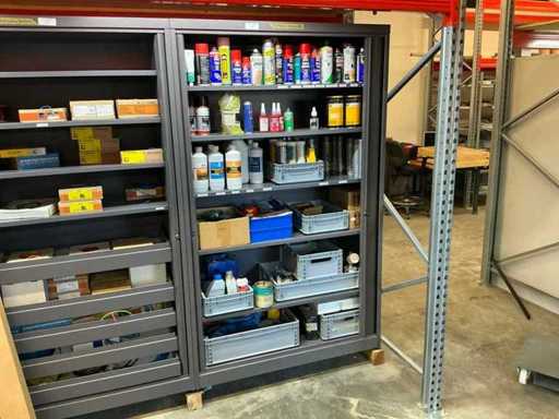 Mewaf Blind door cabinet with grease, oil and brake cleaner