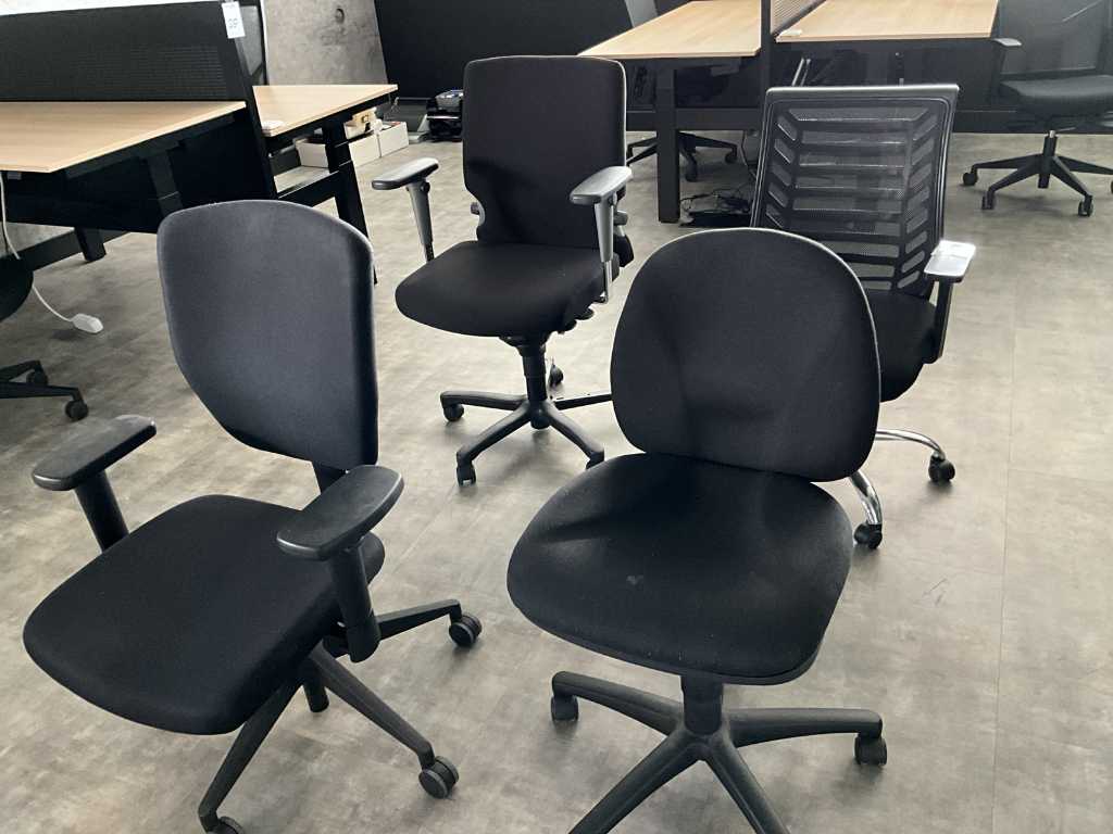 Office chairs (4x)