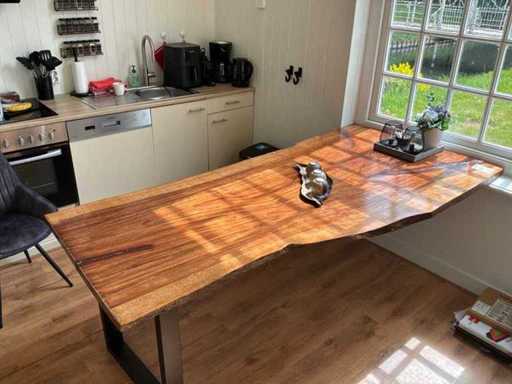Boomstam tafel