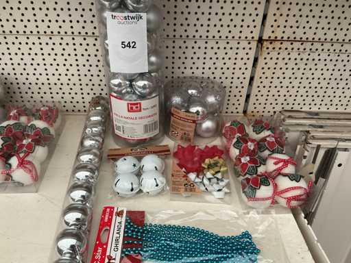 Party Weihnachtskugeln und Weihnachtsdekoration.