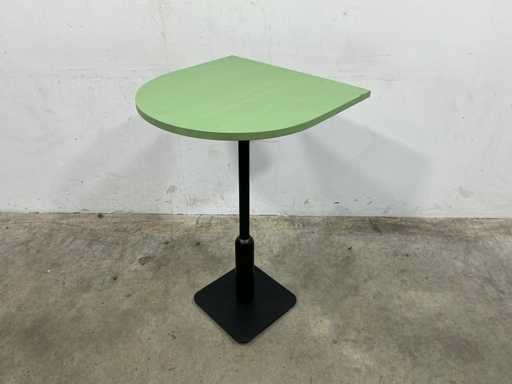 Standing table (2x)