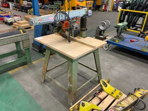 Machine à scie à onglets radiale Dewalt