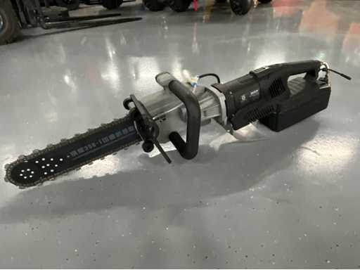 Ultra Force Equipment - DC839 - Scie à béton 4000w avec pompe à eau