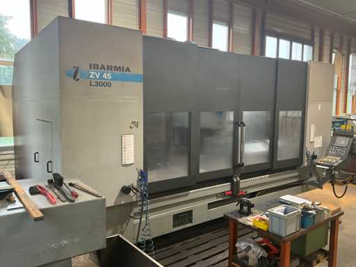 2009 Ibarmia ZV45/L3000 verticaal CNC-bewerkingscentrum met extra 4-assig
