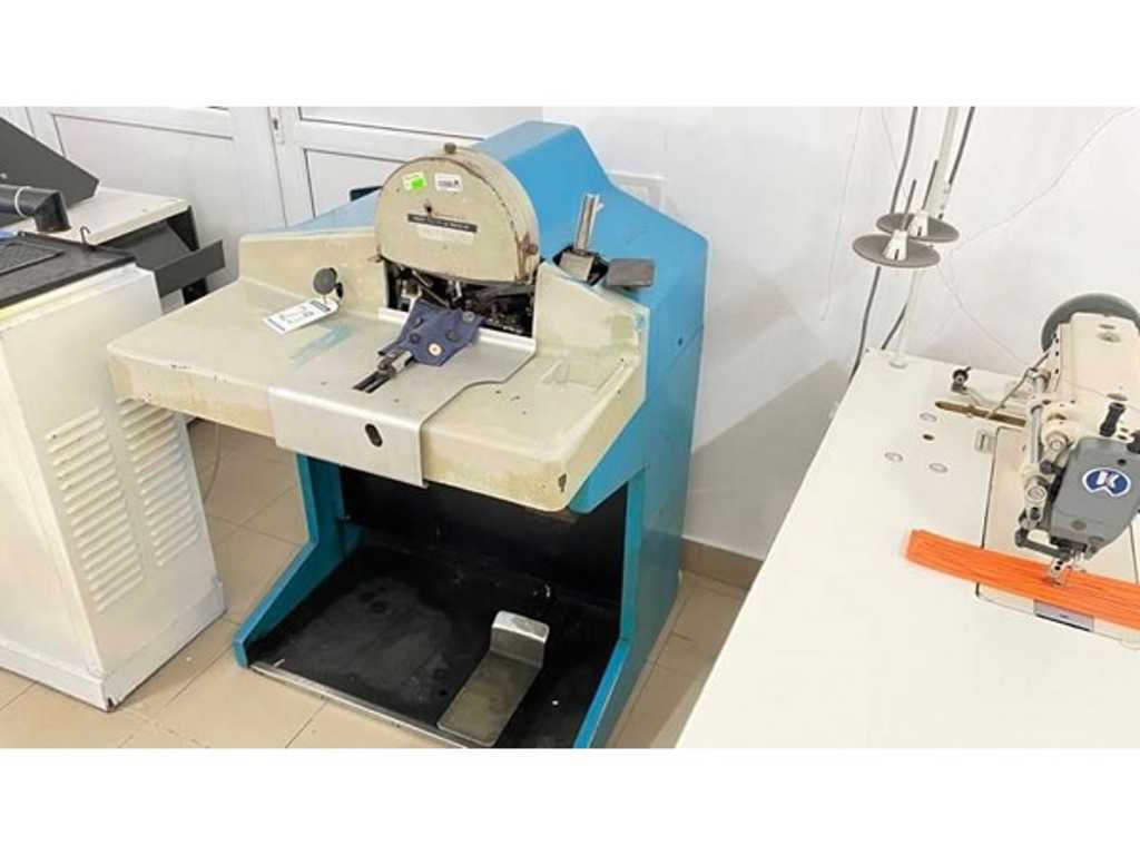 AMF - 84 - Button sewing machine