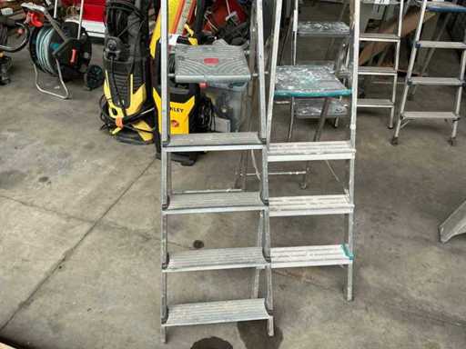 Folding ladder (2x)