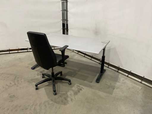 Tavolo da ufficio e sedia da ufficio