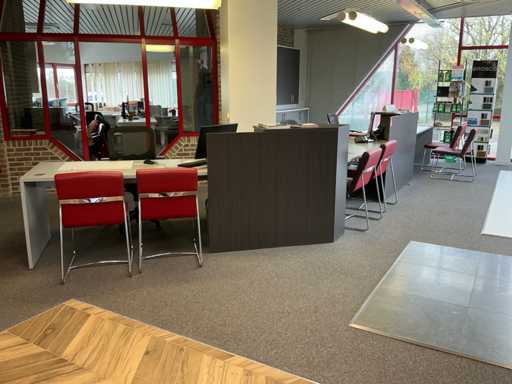 Desk setup + info desk