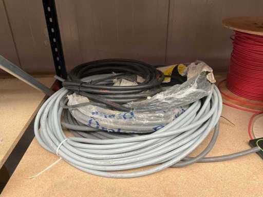 Lotto di vari cavi elettrici
