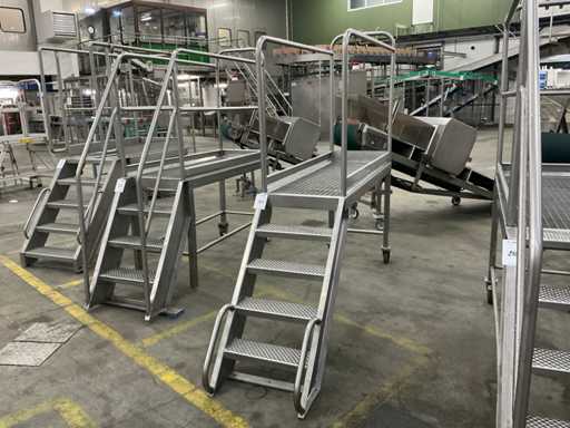 Stainless steel landing staircase