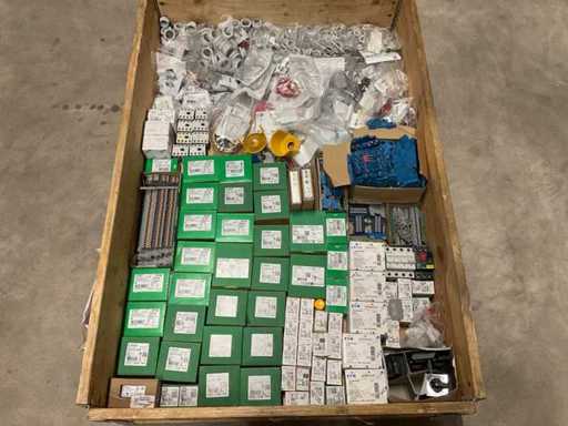 Un lot de material de instalare