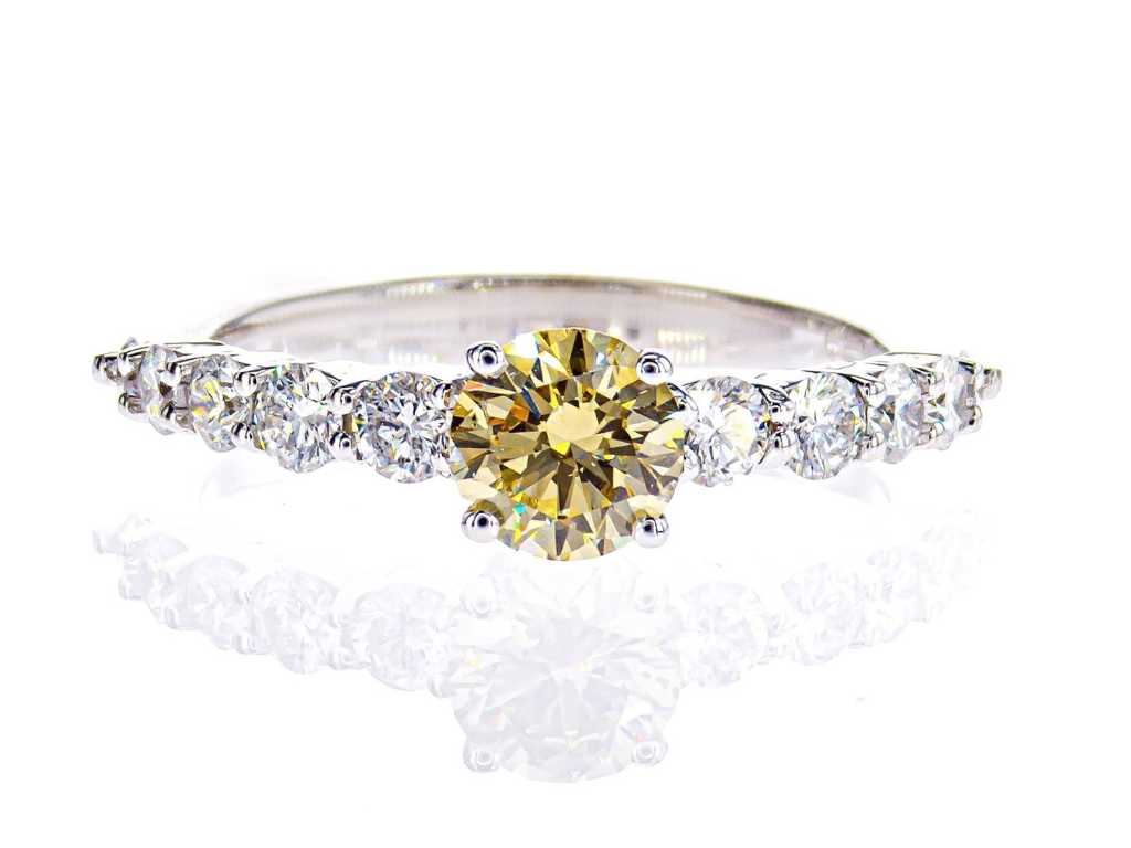 Bague de luxe Diamant Naturel Fantaisie Jaune Intense 1.20 carat