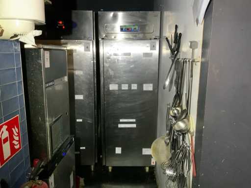 Mobilna lodówka ze stali nierdzewnej